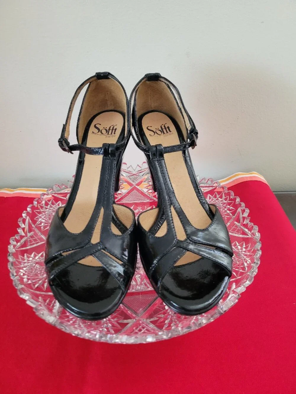 Sofft black patent leather T-strap shoes